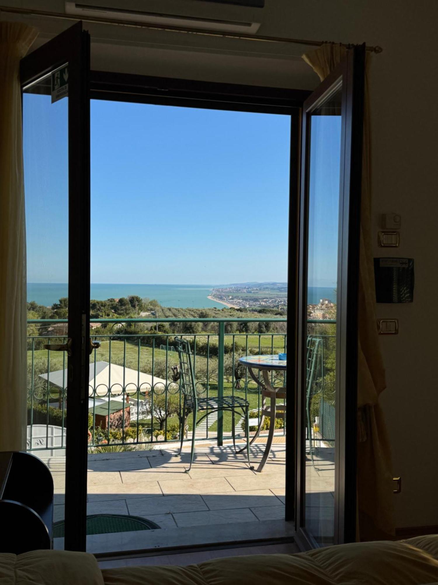 Hotel Le Cave سيرولو المظهر الخارجي الصورة