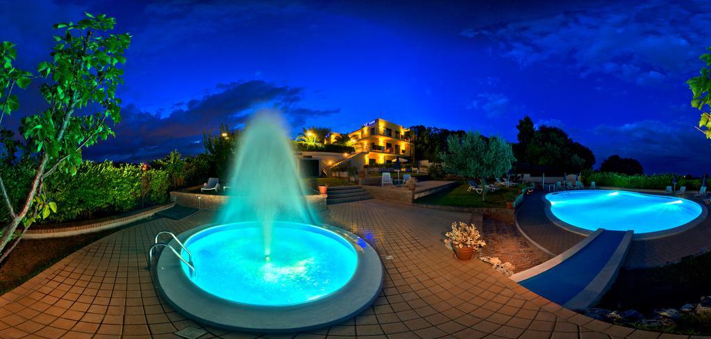 Hotel Le Cave سيرولو المظهر الخارجي الصورة